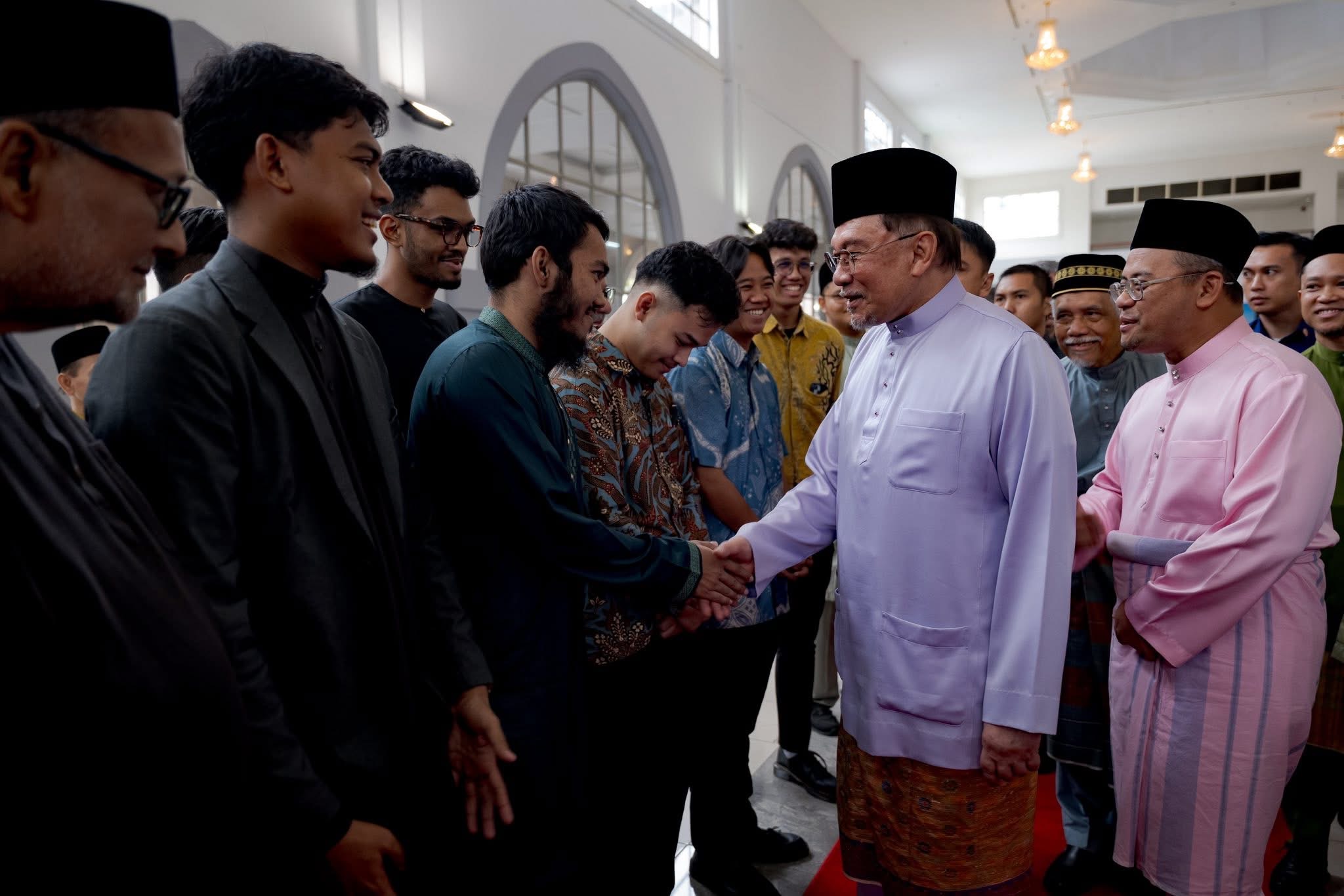 Bukan Saja MB T’ganu, Saya Dan VIP Lain Pun Ada TCO – Anwar | The ...